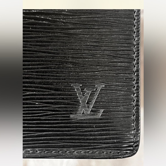 AUTHENTIC LOUIS VUITTON Enghien 2way Black Epi Leather Shoulder/Crossbody bag - Picture 3 of 8